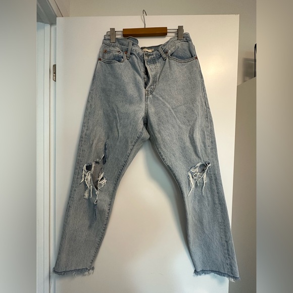 Levi ripped wedgie jeans!! - Picture 2 of 4